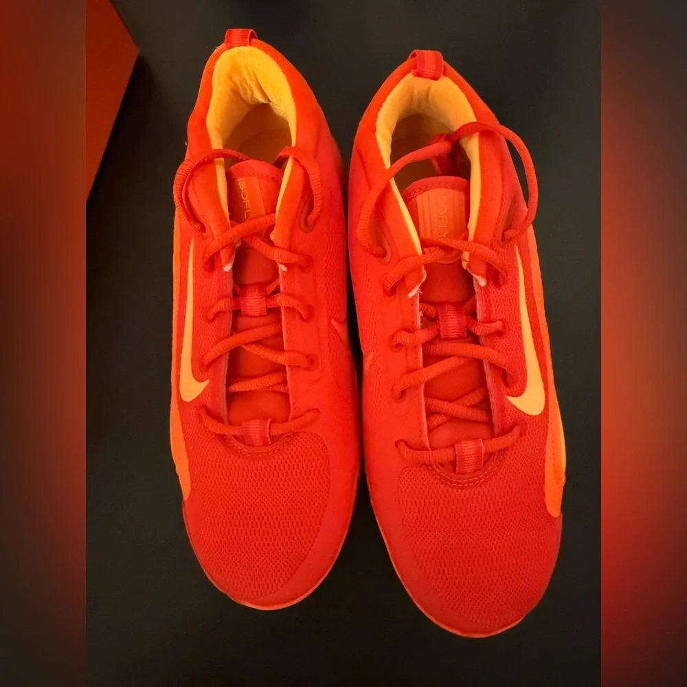 Nike Boy’s Isofly Basketball Sneaker in Orange| Size: 7